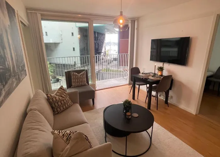 2br At Tjuvhomen With Sea View 아파트