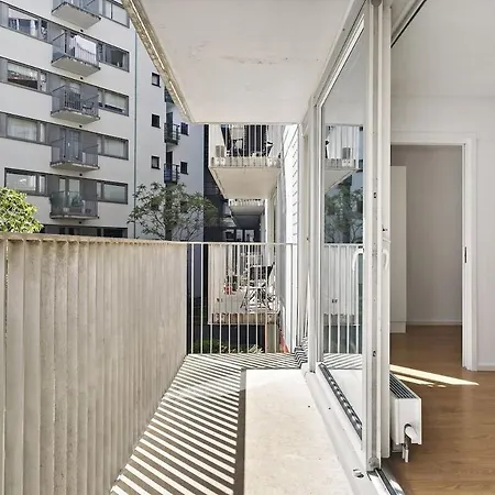 2br At Tjuvhomen With Sea View 公寓 *